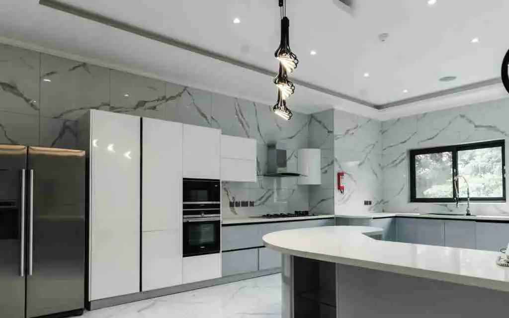 Spacious custom kitchen by Holz Industries, Kelowna